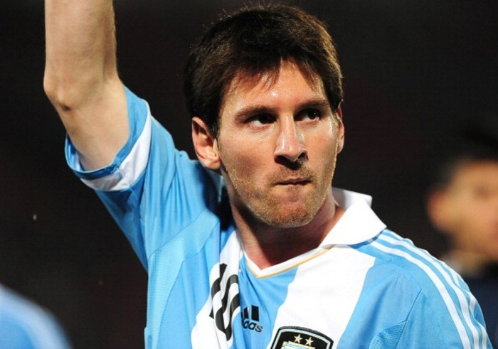 7. Argentina: Lionel Messi tất nhiên là chuyên gia kiến thiết số 1 của quốc gia này, và anh đại diện cho những đặc điểm của các “số 10” mà Argentina từng sản sinh: Không cao to, không khỏe mạnh, nhưng kỹ thuật cực kỳ điêu luyện. Tài năng tiêu biểu: Lionel Messi, Enzo Perez, Nicolas Gaitan, Jose Sosa, Pablo Aimar, Fernando Gago…